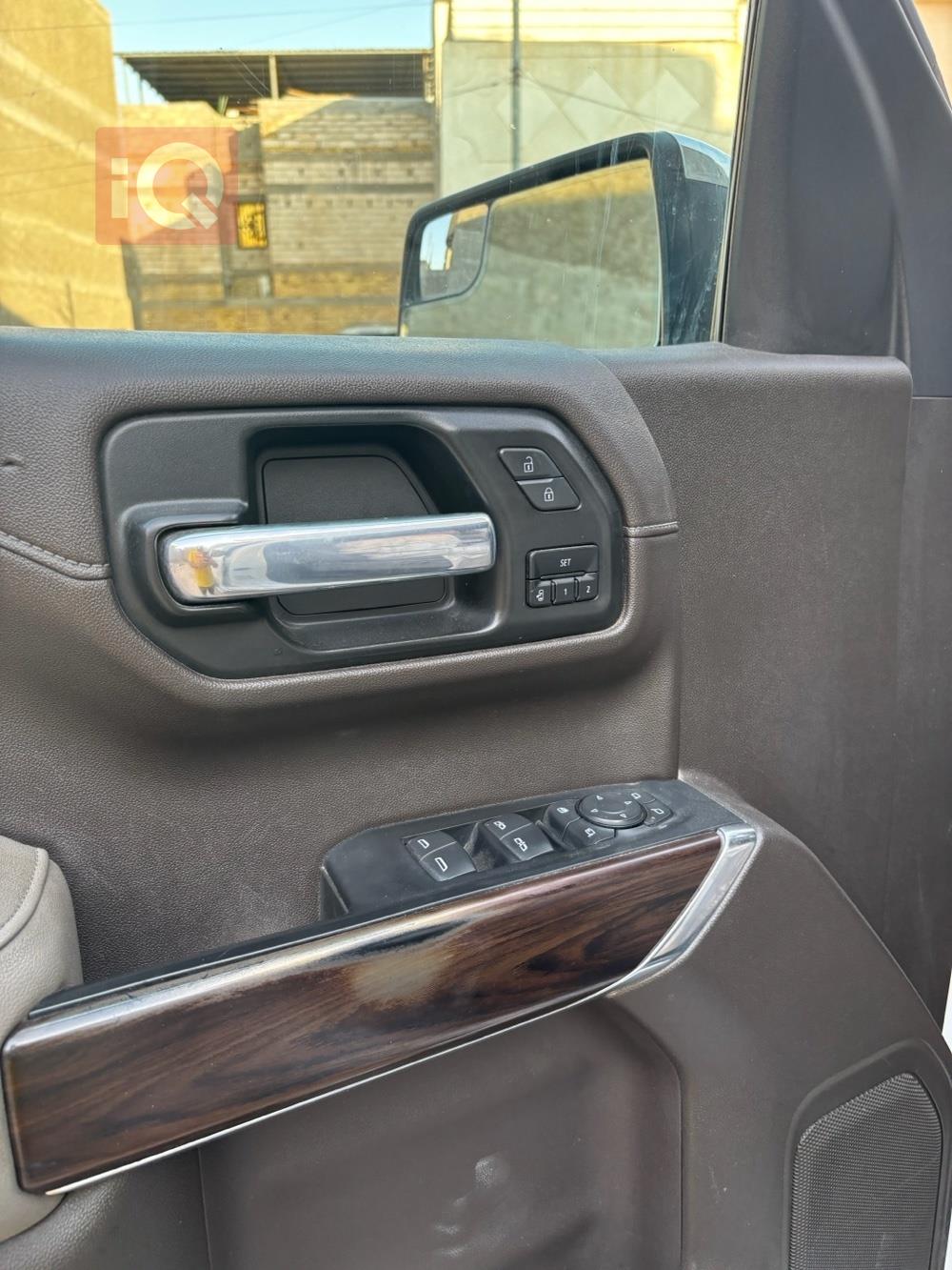 GMC Sierra
